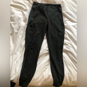 Athleta Headlands Hybrid Cargo II Tight Peat M